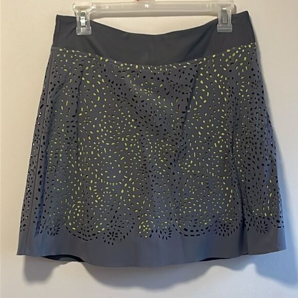TITLE NINE LARGE NIMBLENE GRAY LASER CUT SKORT WITH YELLOW LINER/BOYSHORT - Picture 1 of 6